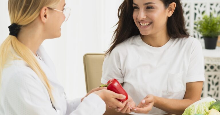 Nutritionist Versus Dietician
